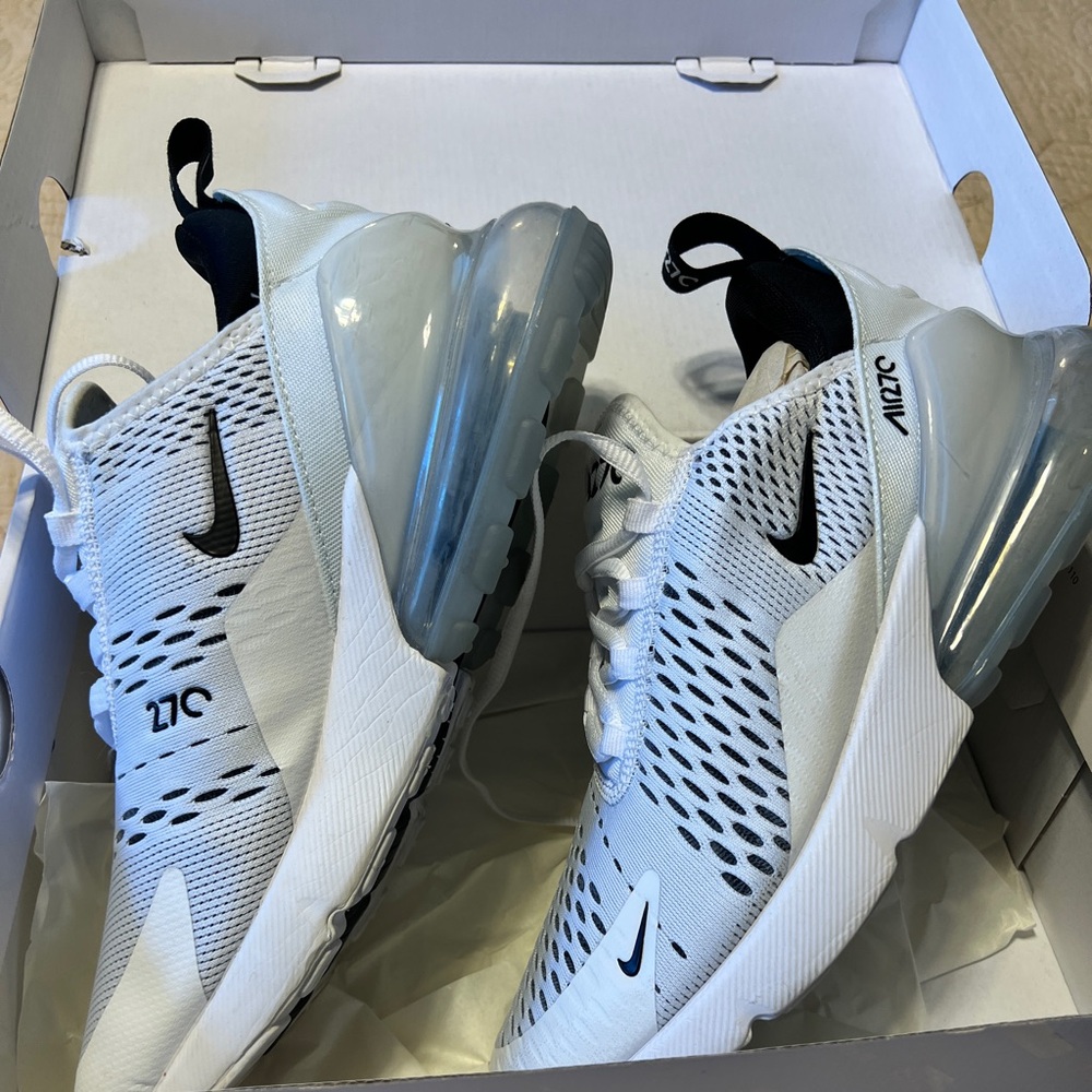 Women’s White Air Max 270 shoes